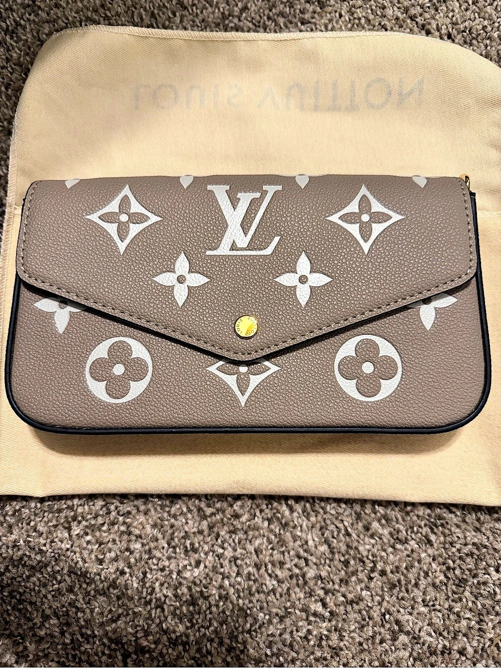 Louis Vuitton Pochette Félicie Monogram Clutch Brown & White